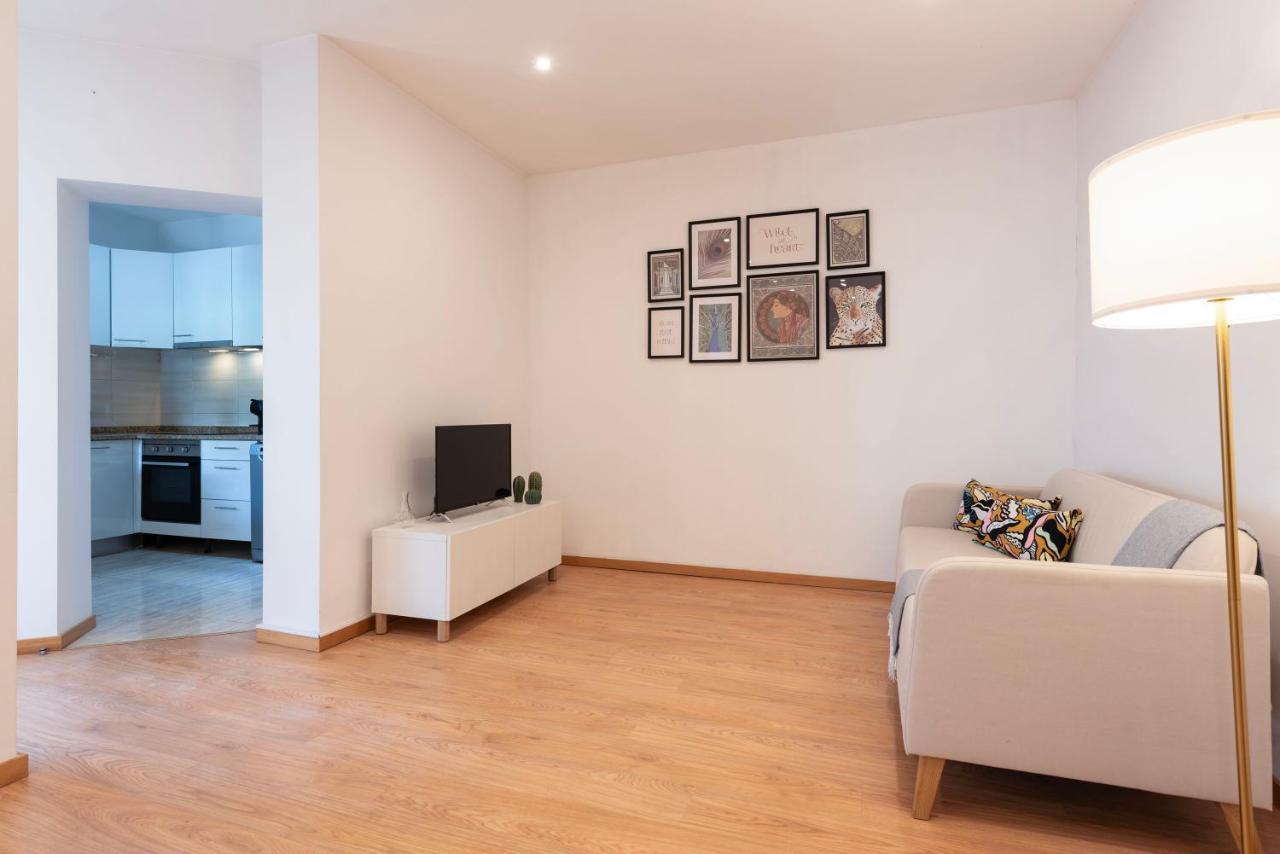 Joivy Warm And Inviting Flat With Balcony *