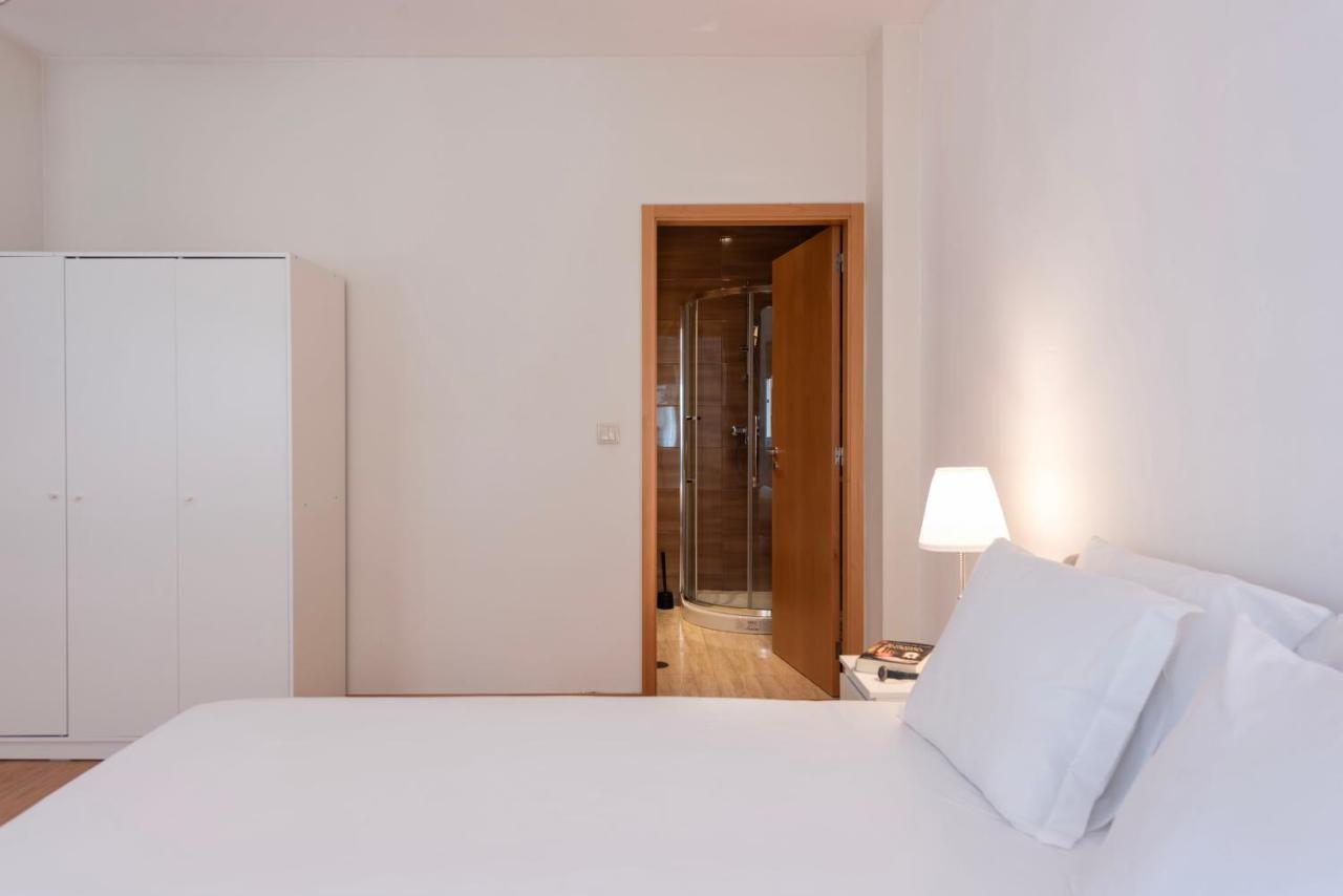 Apartment Joivy Warm And Inviting Flat With Balcony
