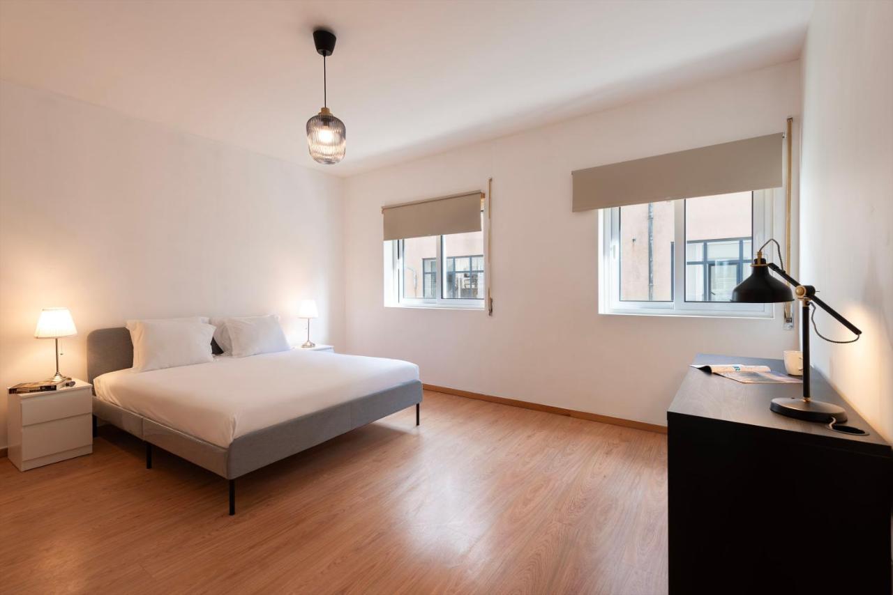 Joivy Warm And Inviting Flat With Balcony