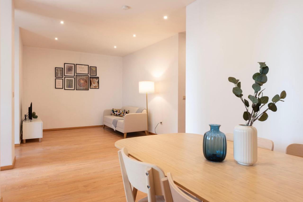 Joivy Warm And Inviting Flat With Balcony * Porto